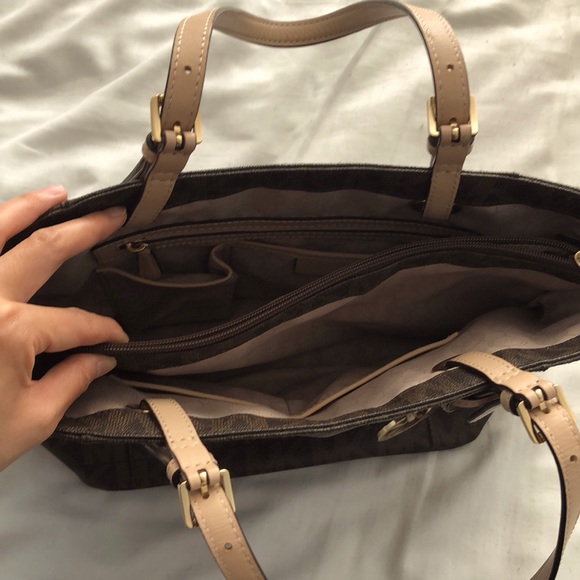 Like-new Michael Kors tote bag - Picture 4 of 6